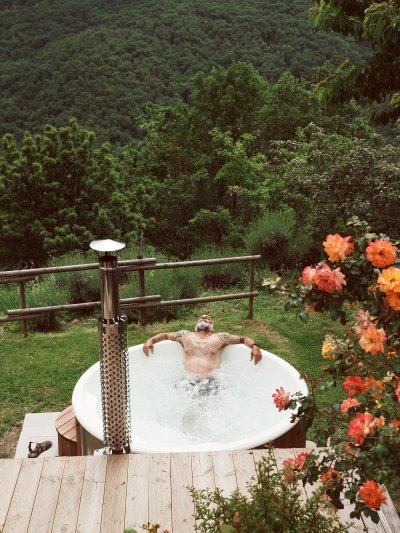 hot tube con idromassaggio scaldata a legna
